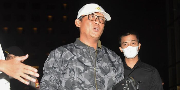 Berita KPK Sita Uang dan Logam Mulia Terkait OTT Bupati Lampung Tengah Berita KPK Sita Uang dan Logam Mulia Terkait OTT Bupati Lampung Tengah