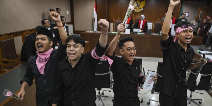 Berita Tertangkapnya Resbob Hingga Tumpukan Sampah Tangsel