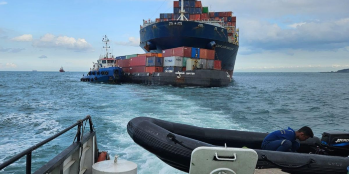 Berita Kapal Kargo Tabrakan di Perairan Perbatasan Batam-Malaysia-Singapura