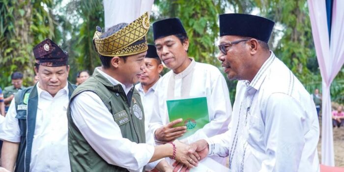 Berita 228 Keluarga Direlokasi dari Kawasan Taman Nasional Tesso Nilo Riau