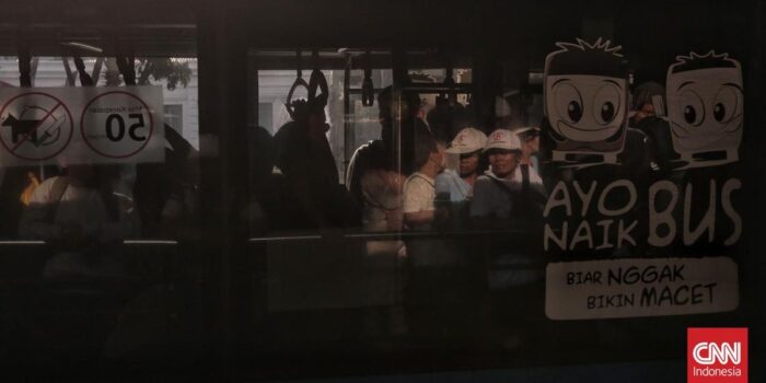 Berita Daftar Tj-Mikrotrans Layani Warga hingga Larut di Malam Tahun Baru