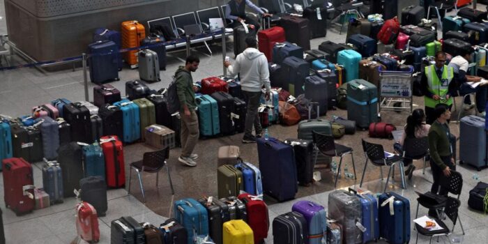 Berita Situasi Chaos saat Maskapai India Batalkan Ribuan Penerbangan