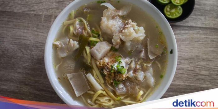 Pahami- Resep Mie Kocok Bandung Topping Kikil ala Abang-abang