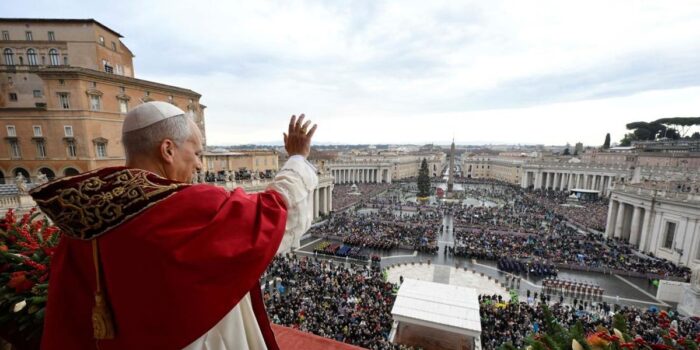 Berita Paus Leo Serukan Perdamaian Dunia dalam Pesan Natal di Vatikan