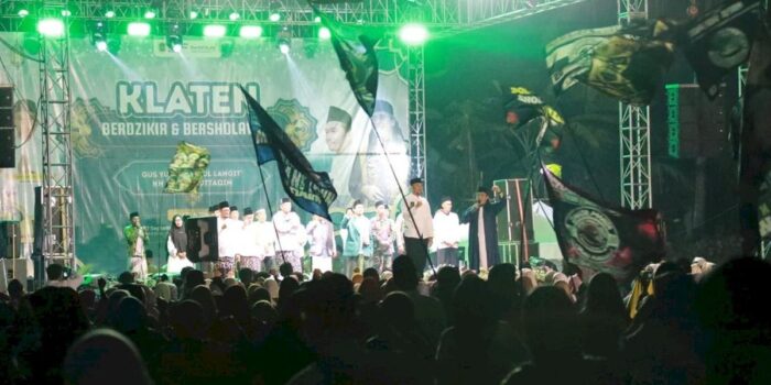 Berita Wakil Bupati Hadiri Klaten Berdzikir dan Bersholawat di Karangnongko Berita Wakil Bupati Hadiri Klaten Berdzikir dan Bersholawat di Karangnongko