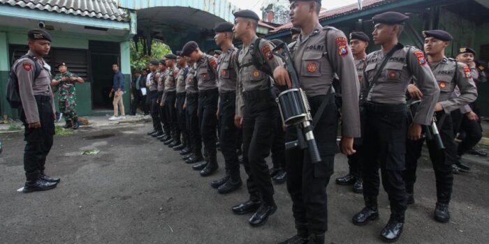 Berita Aparat Gabungan Diterjunkan ke Tambang Minahasa Tenggara Usai Bentrok