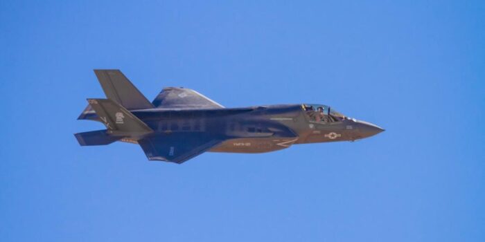 Berita Pesawat Militer AS Nyaris Tabrak Pesawat Komersial di Dekat Venezuela Berita Pesawat Militer AS Nyaris Tabrak Pesawat Komersial di Dekat Venezuela