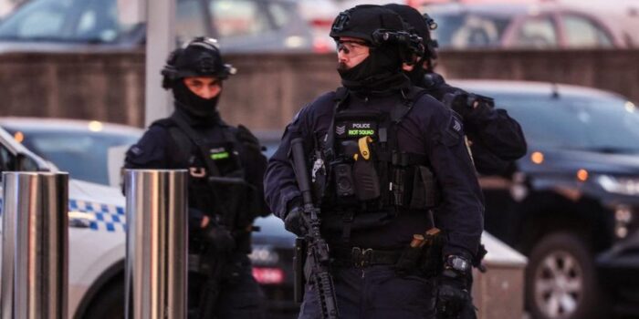 Berita Pelaku Penembakan di Pantai Bondi Sydney Diduga Terkait Jaringan ISIS Berita Pelaku Penembakan di Pantai Bondi Sydney Diduga Terkait Jaringan ISIS