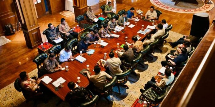 Berita Prabowo Panggil Menteri ke Hambalang Bahas Penanganan Bencana Sumatra Berita Prabowo Panggil Menteri ke Hambalang Bahas Penanganan Bencana Sumatra