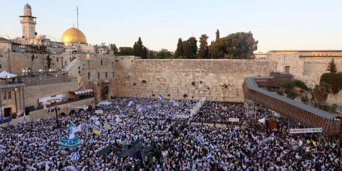 Berita Pemukim Ilegal Israel Kembali Serbu Al Aqsa saat Peringati Hanukkah Berita Pemukim Ilegal Israel Kembali Serbu Al Aqsa saat Peringati Hanukkah