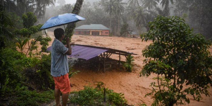 Berita 30 KK Masih Terisolasi Akibat Banjir Bandang di Probolinggo Berita 30 KK Masih Terisolasi Akibat Banjir Bandang di Probolinggo