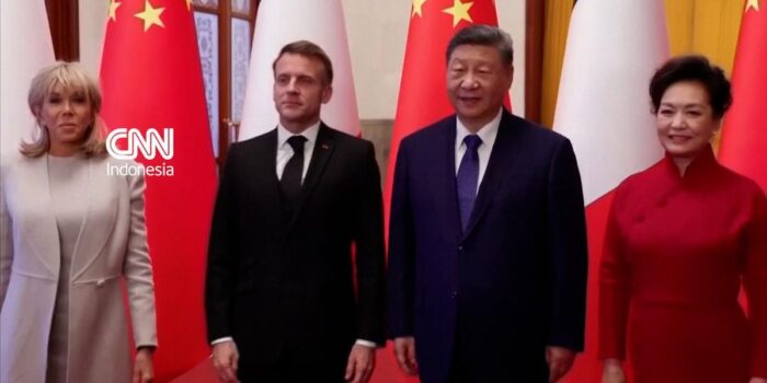 Berita Momen Pertemuan Macron dan Xi Jinping di Beijing