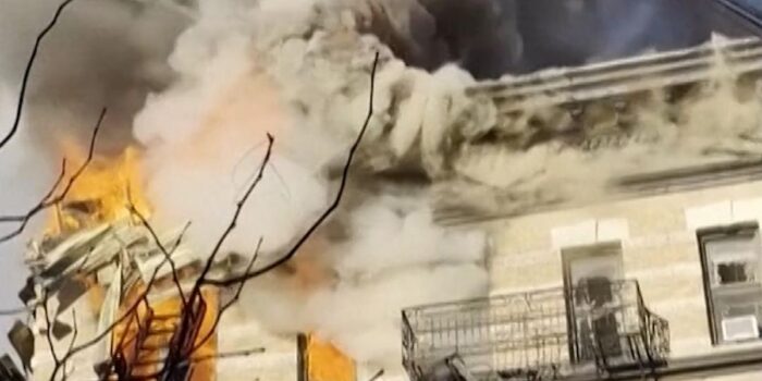 Berita Detik-detik Kebakaran Apartemen di Kota New York Berita Detik-detik Kebakaran Apartemen di Kota New York