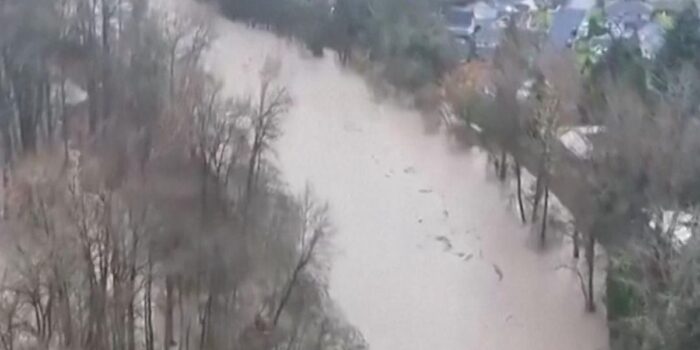 Berita Sungai di Washington AS Meluap Imbas Badai