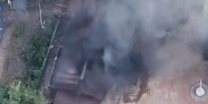 Berita Detik-detik Drone Thailand Jatuhkan Bom ke Bangunan di Kamboja