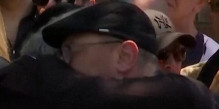 Berita Tangis Kerabat Antar Korban Termuda Penembakan Bondi ke Peristirahatan Berita Tangis Kerabat Antar Korban Termuda Penembakan Bondi ke Peristirahatan