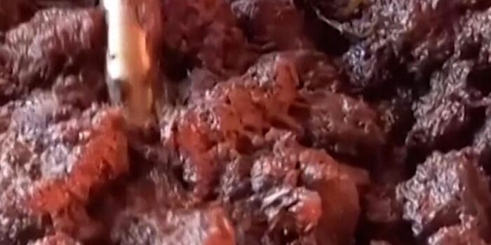 Berita 2,5 Ton Rendang Dimasak di Padang untuk Korban Banjir dan Longsor