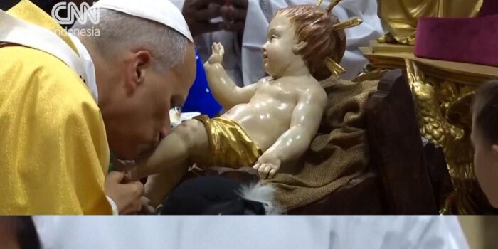 Berita Paus Leo XIV Pimpin Misa Natal Pertamanya di Vatikan