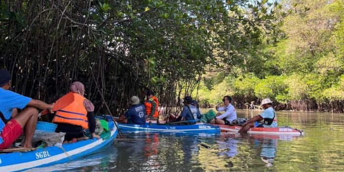 Berita Ratusan Warga Dievakuasi, 1 WNA Tewas Berita Ratusan Warga Dievakuasi, 1 WNA Tewas