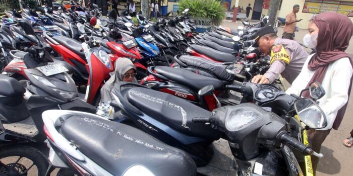 Berita DPR Minta OJK Hapus Aturan Membolehkan Debt Collector Pihak Ketiga Berita DPR Minta OJK Hapus Aturan Membolehkan Debt Collector Pihak Ketiga