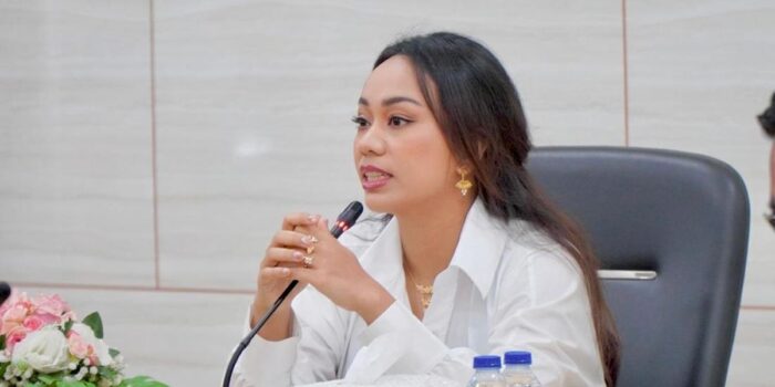 Berita Zita Anjani Beri Beasiswa dan Bantuan Dana Pembangunan Gereja di Papua Berita Zita Anjani Beri Beasiswa dan Bantuan Dana Pembangunan Gereja di Papua