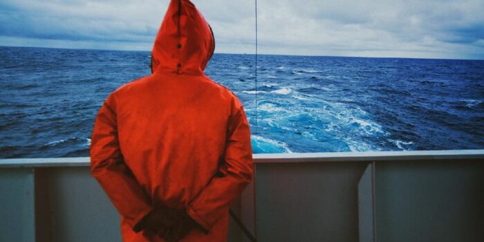 Berita Cuaca Buruk, Dishub Setop Sementara Penyeberangan ke Kepulauan Seribu