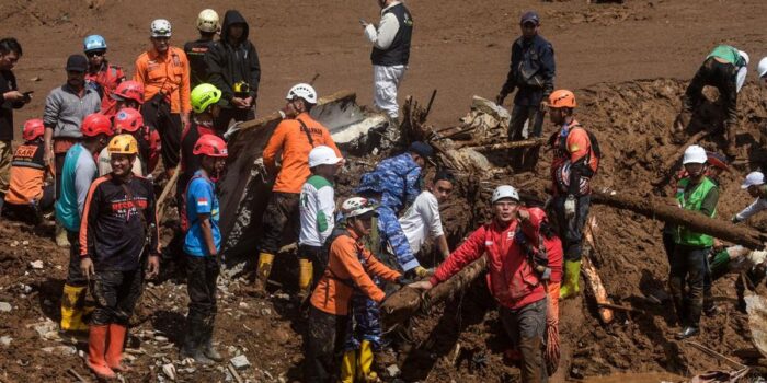 Berita 20 Jenazah Korban Longsor Pasirlangu Cisarua Teridentifikasi Berita 20 Jenazah Korban Longsor Pasirlangu Cisarua Teridentifikasi