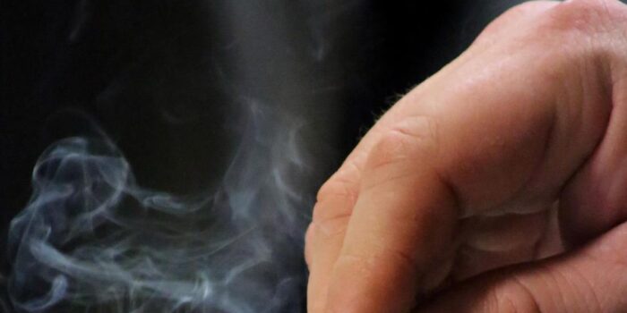 Berita Vietnam Perketat Sanksi dan Denda Bagi Perokok sampai Pemakai Vape