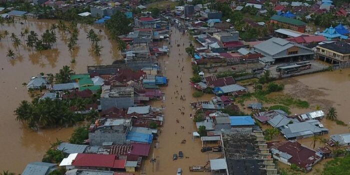 Berita Jalan Lintas Barat Sumatera di Bengkulu Ditutup Akibat Banjir Berita Jalan Lintas Barat Sumatera di Bengkulu Ditutup Akibat Banjir