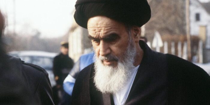 Berita Rezim Runtuh, Tak Ada Kebebasan di Iran