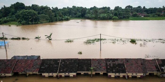 Berita Banjir 2 Meter di Cikande Tangerang, 222 KK Terdampak