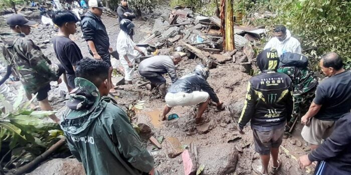 Berita 691 KK Mengungsi Akibat Banjir Bandang di Sitaro Sulut, 17 Tewas