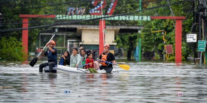 Berita Banjir hingga 3,5 Meter, Warga Tangerang Mulai Terserang Penyakit
