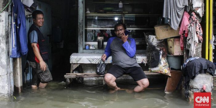 Berita 90 RT dan 10 Ruas Jalan di Jakarta Tergenang Banjir