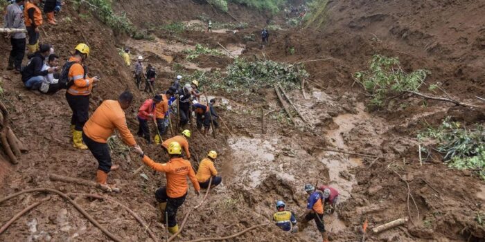 Berita Tebing Ngarai Sianok Agam Longsor 120 Meter, Tak Ada Korban Jiwa