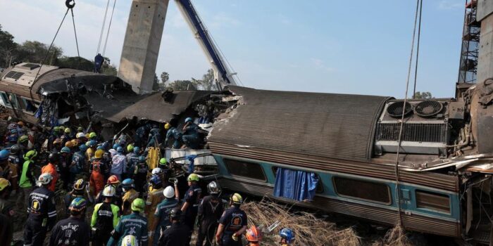 Berita Crane Timpa Kereta Thailand Tewaskan 22 Orang