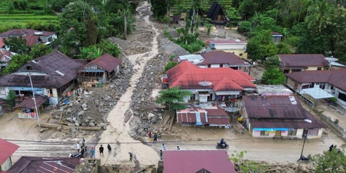 Berita 40 Rumah Rusak Diterjang Banjir Bandang di Agam, Warga Ketakutan Berita 40 Rumah Rusak Diterjang Banjir Bandang di Agam, Warga Ketakutan