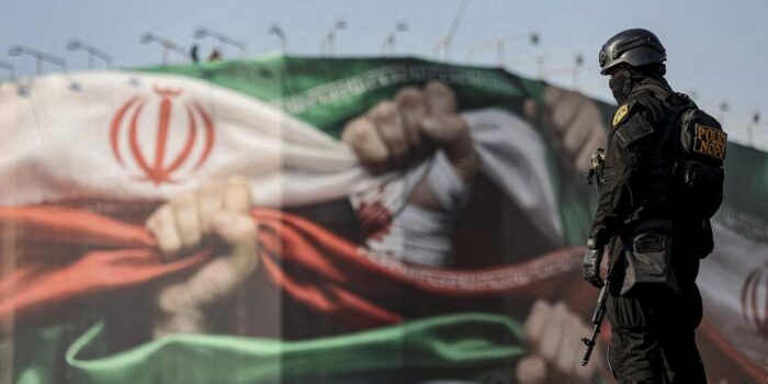 Berita Iran Bakal Gelar Latihan Tembak Dekat Kapal Perang AS