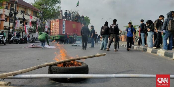 Berita Bupati Luwu Respons Aksi Blokade Jalur Trans Sulawesi Tuntut Pemekaran