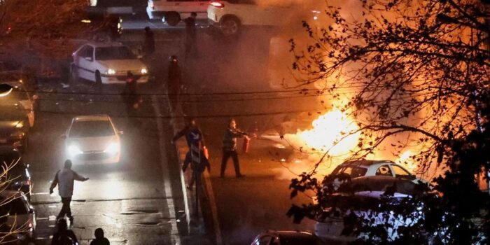 Berita Iran Memanas, Komisi I DPR Minta Kemlu Perkuat Perlindungan WNI