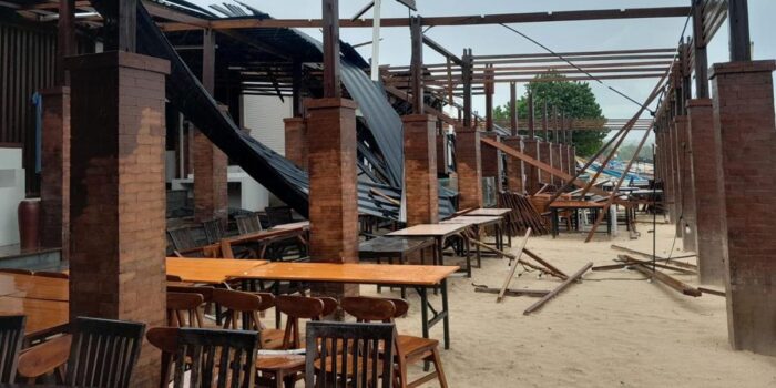 Berita Sejumlah Kafe di Pantai Jimbaran Bali Rusak Dihantam Angin Kencang Berita Sejumlah Kafe di Pantai Jimbaran Bali Rusak Dihantam Angin Kencang