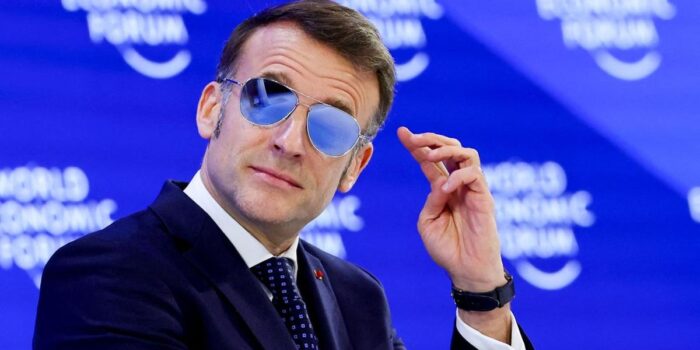 Berita Trump Sindir Macron Pakai Kaca Mata Hitam di Davos: Kenapa Ya?