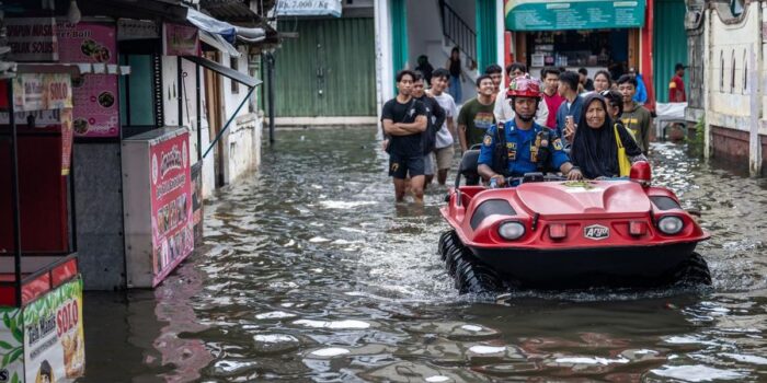 Berita 19 RT di Jakarta Masih Tergenang Banjir Minggu Pagi