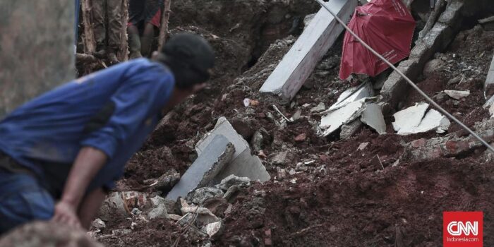 Berita Longsor di Srengseng Sawah Jaksel, Satu Rumah Terdampak Berita Longsor di Srengseng Sawah Jaksel, Satu Rumah Terdampak