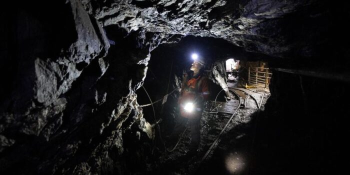 Berita 3 Warga Tewas Dievakuasi Usai Kepulan Asap di Tambang Emas Bogor