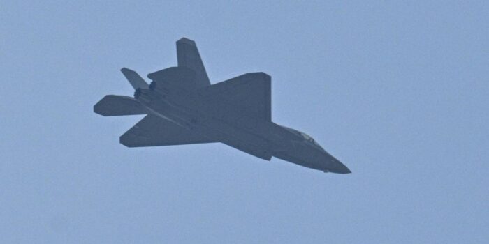 Berita China Pamer Jet Tempur Siluman Terbaru dan Tercanggih J-35 Berita China Pamer Jet Tempur Siluman Terbaru dan Tercanggih J-35