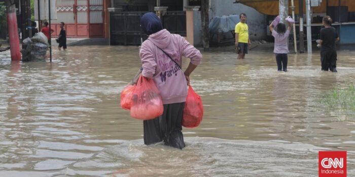 Berita Mesin Pompa Air Meledak Saat Banjir Rendam Kota Bekasi