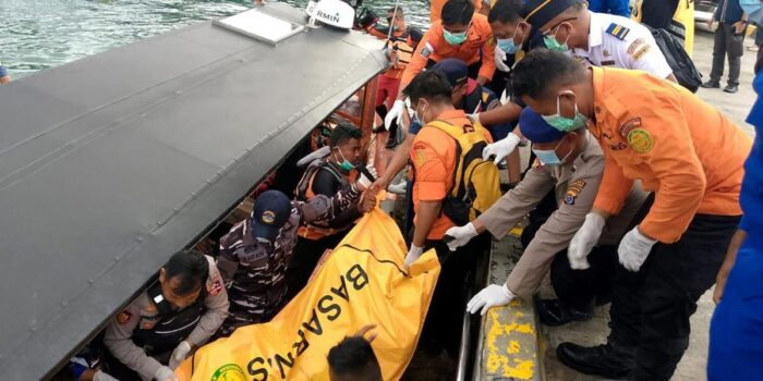 Berita SAR Temukan Jasad WN Spanyol Diduga Korban Kapal Tenggelam Labuan Bajo