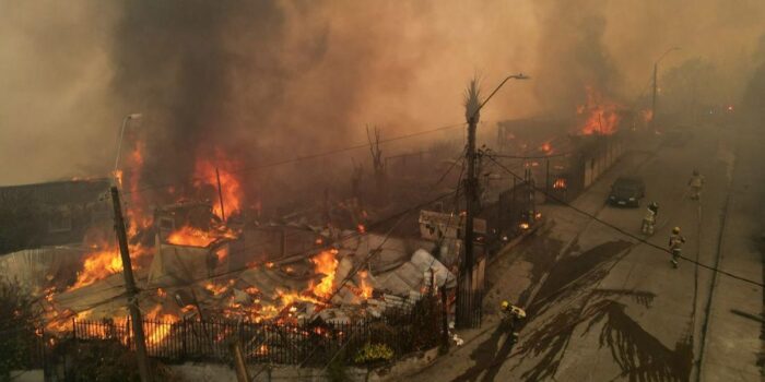 Berita Chile Tetapkan Status Darurat Usai Kebakaran Hutan Tewaskan 19 Orang