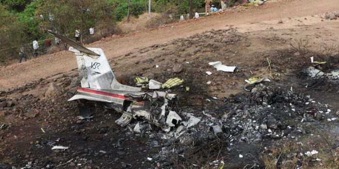 Berita Kecelakaan Pesawat Tewaskan Wakil Ketua Menteri di India